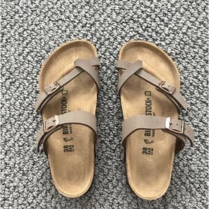 NEVER WORN!!! birkenstocks